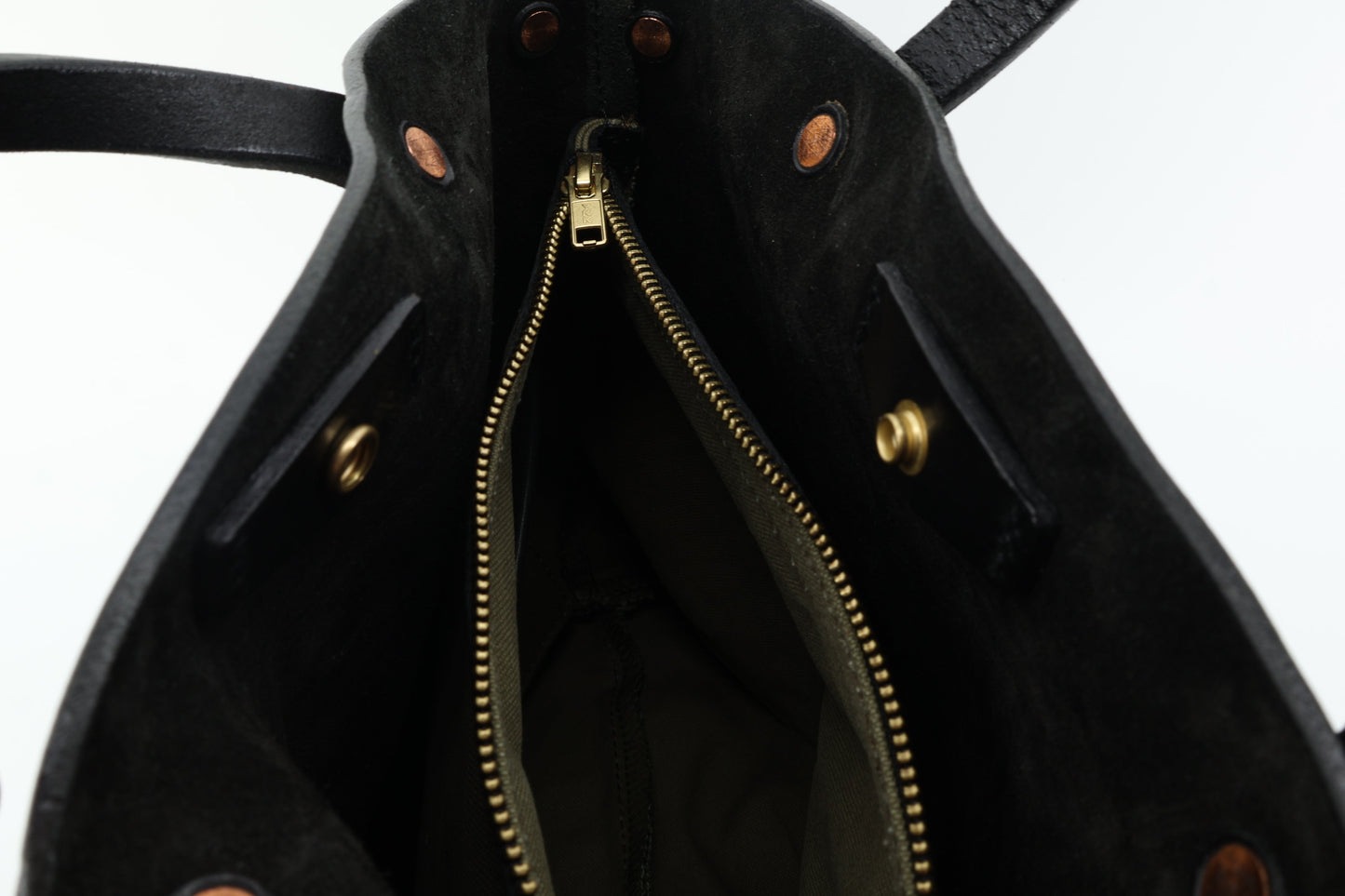 Copper-Rivet Tote Eugo