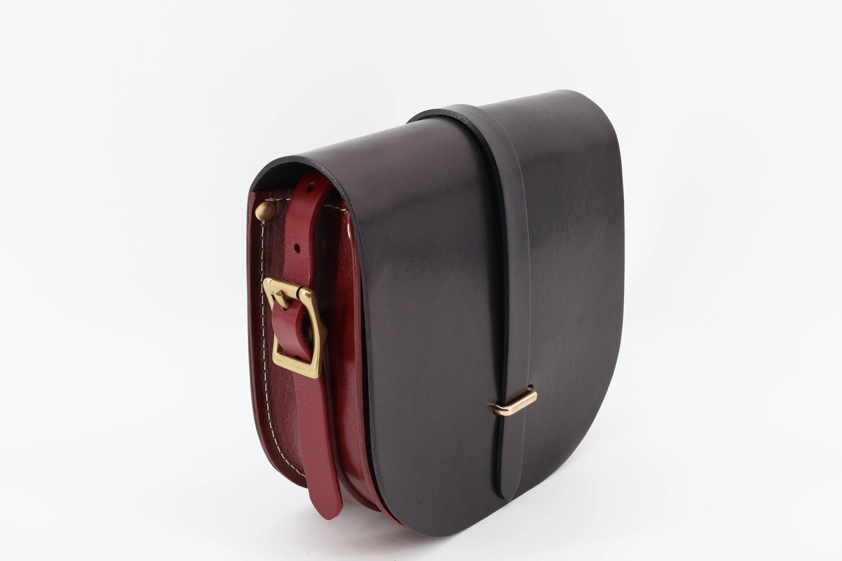 Classic Saddle Crossbody Eugo