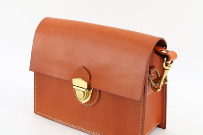 Leather Shoulder Bag – Tan Edition Eugo