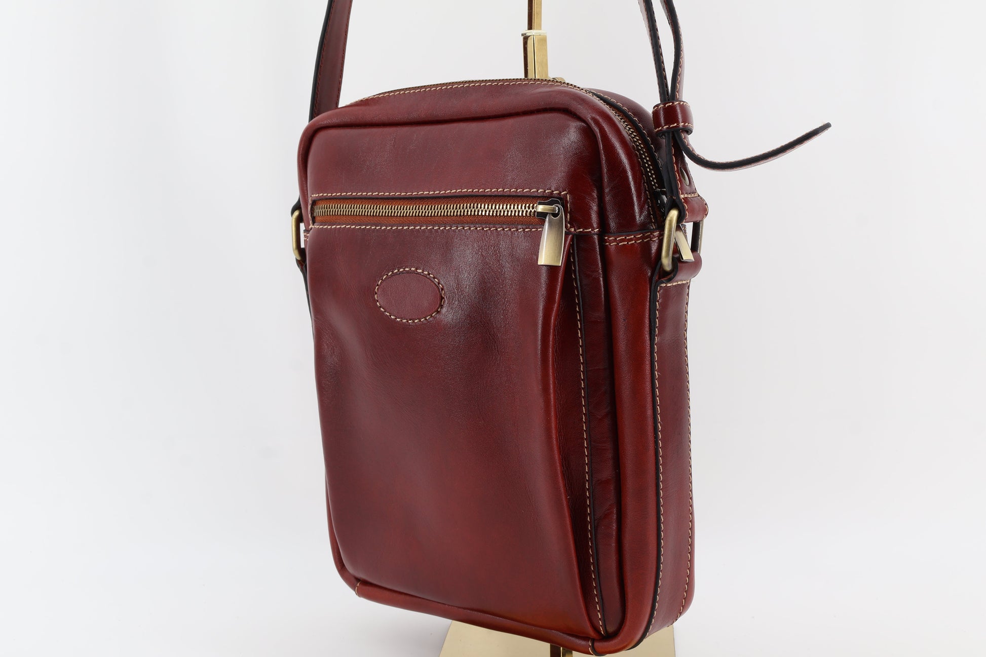 Yak City Crossbody Eugo