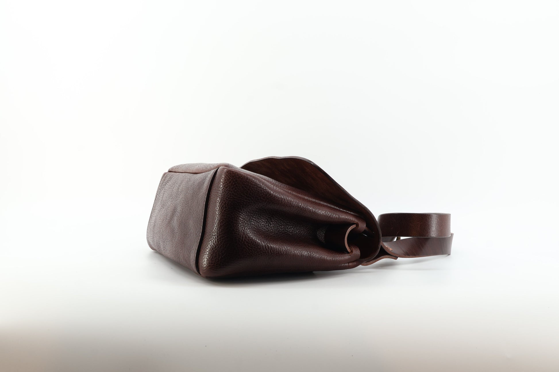 Ledger Messenger Eugo